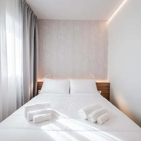 Elf Aparthotel Imola